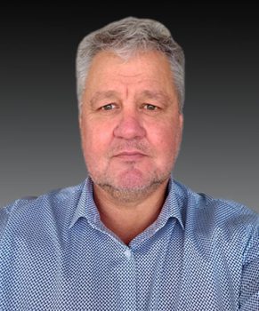 Julian Holms